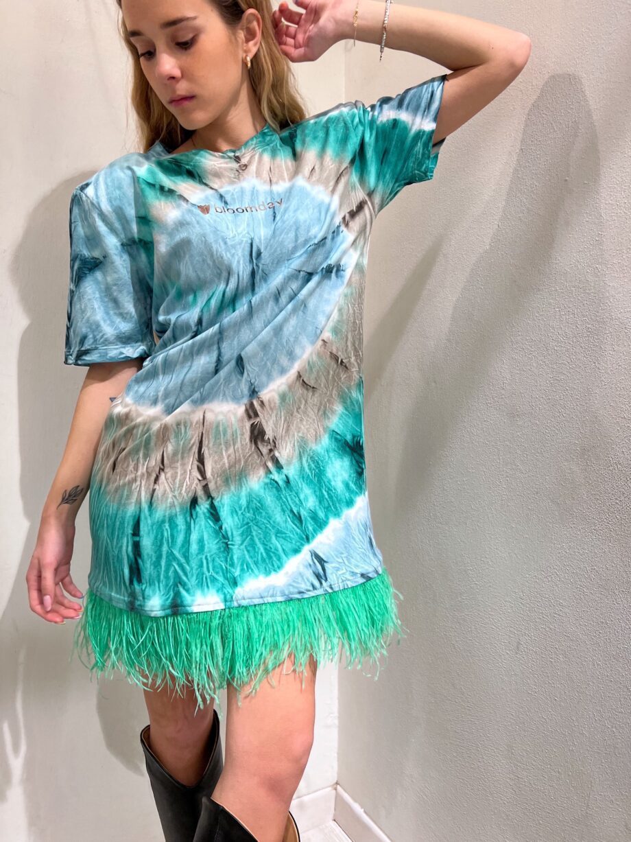 Shop Online Vestito tie dye verde e azzurro con piume Bloomday