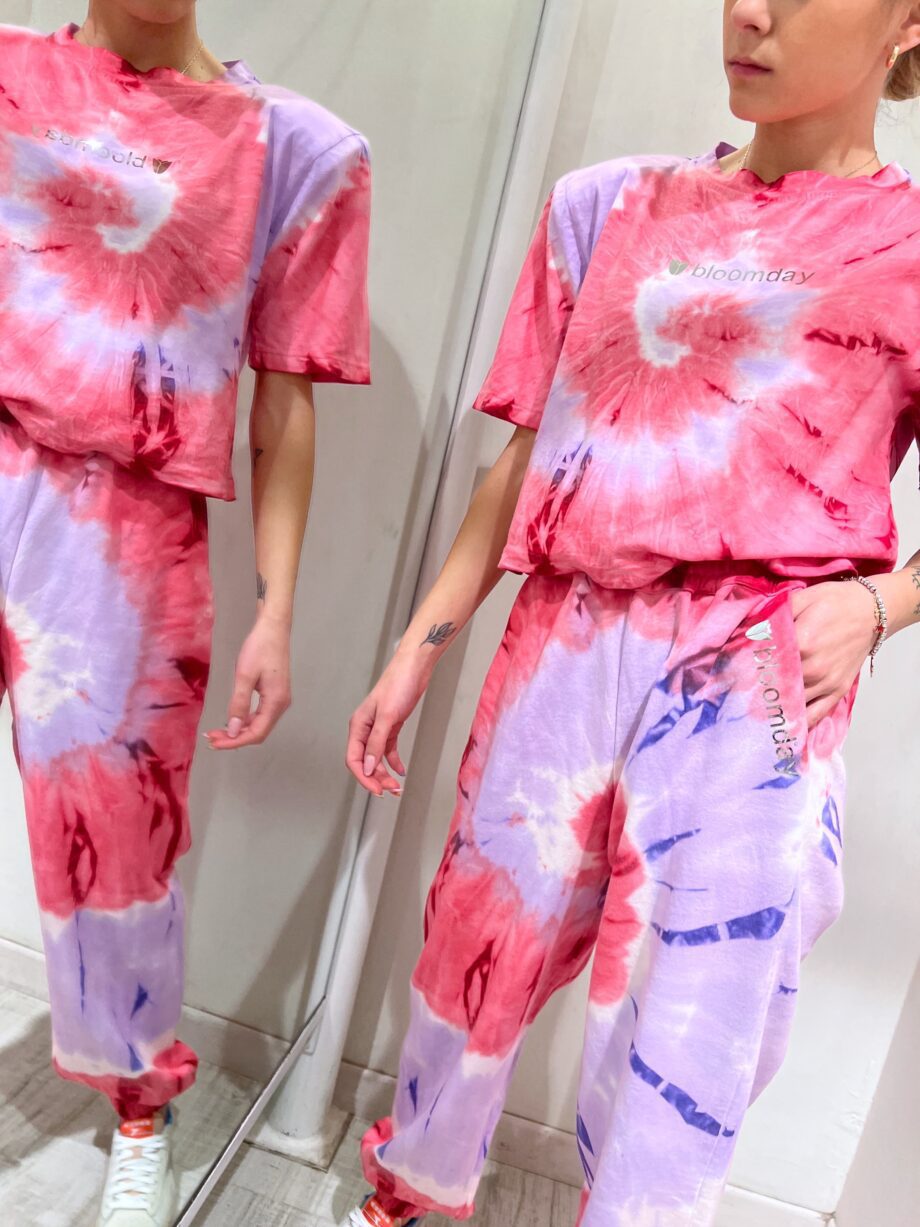 Shop Online T-shirt corta tie dye rosa e lilla Bloomday