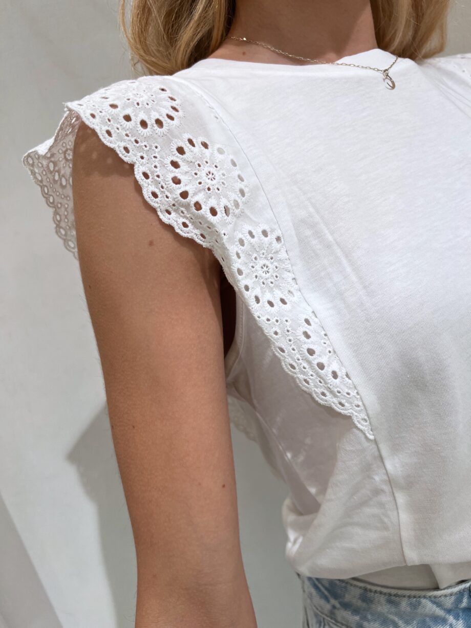 Shop Online T-shirt bianca con gala manica Vero Moda