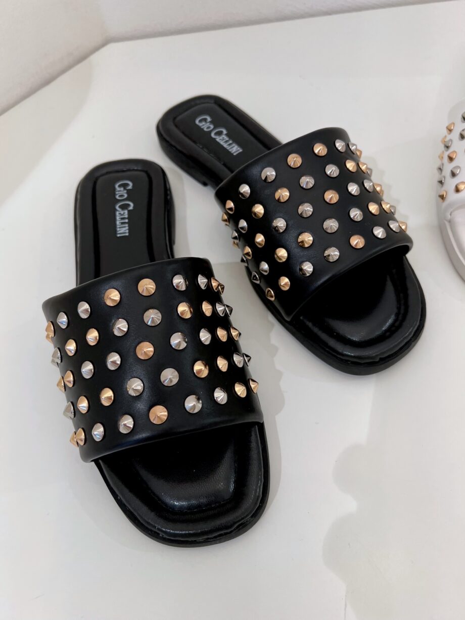 Shop Online Ciabatta nera all studs Gio Cellini