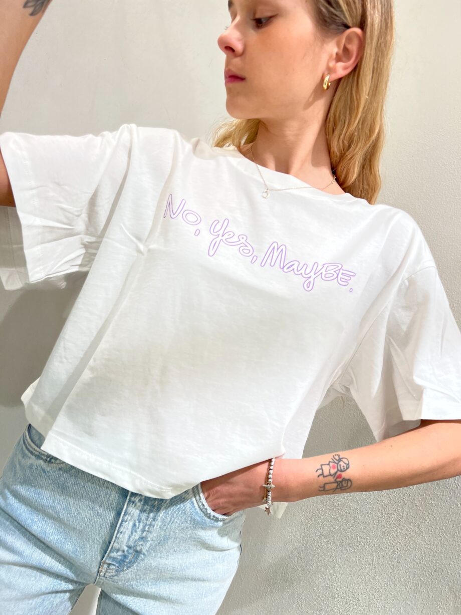 Shop Online T-shirt corta con scritta lilla Vicolo