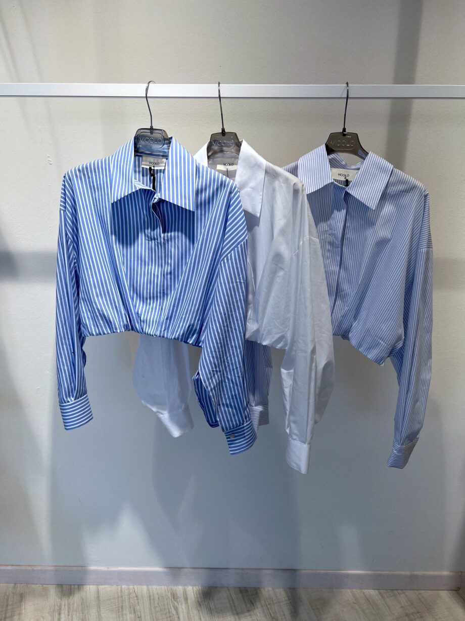 Shop Online Camicia crop a righe bianca e azzurra elastico Vicolo