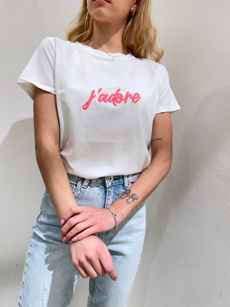 Shop Online T-shirt bianca con scritta rosa fluo Vicolo