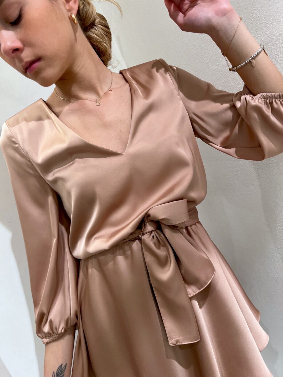 Shop Online Vestito corto in raso volant beige So Allure