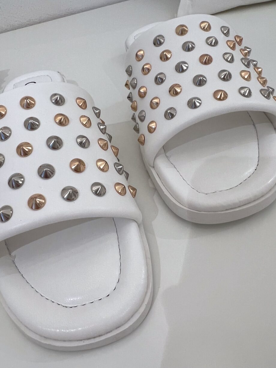 Shop Online Ciabatta bianca all studs Gio Cellini