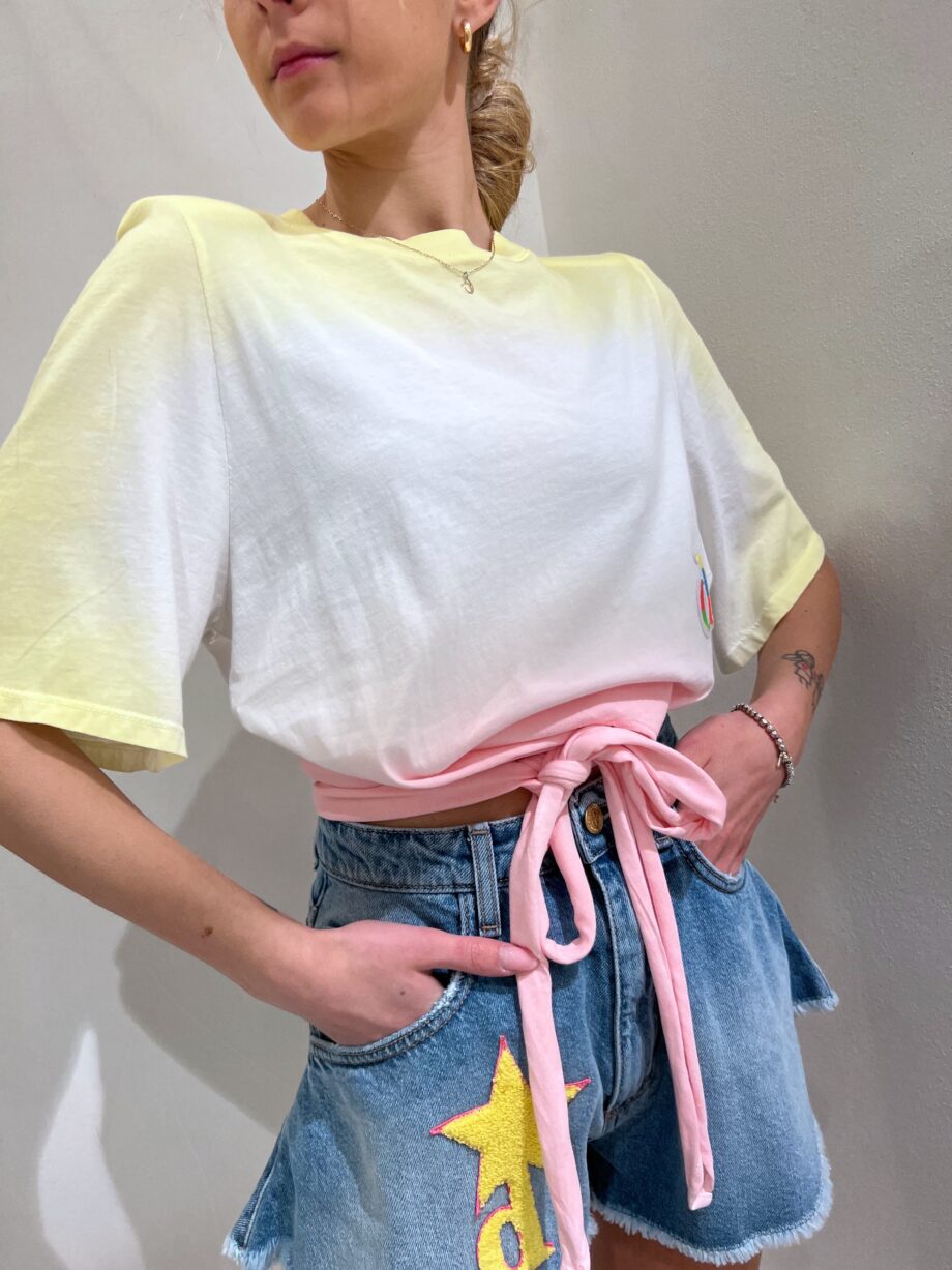 Shop Online T-shirt corta sfumata rosa e gialla Dimora