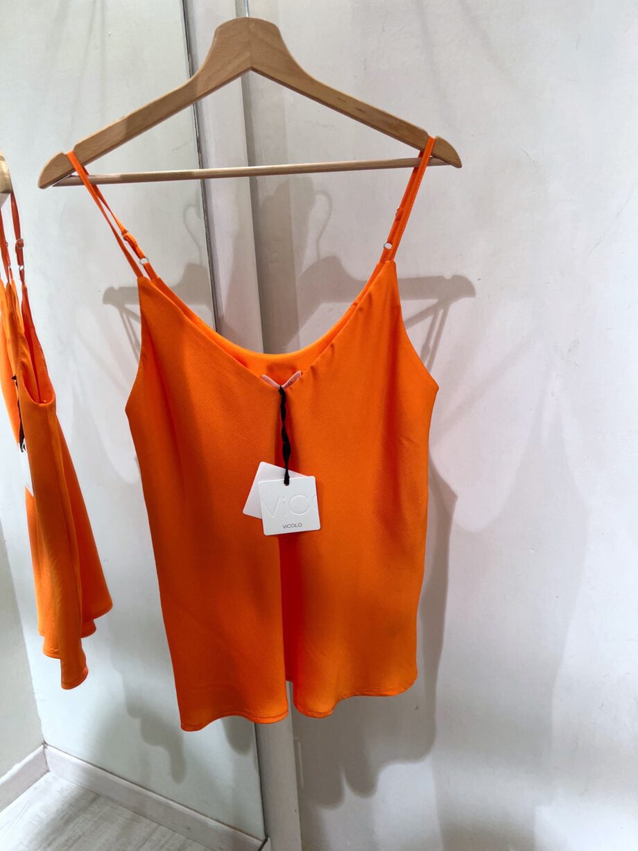 Shop Online Top in raso basic arancio spalline sottili Vicolo