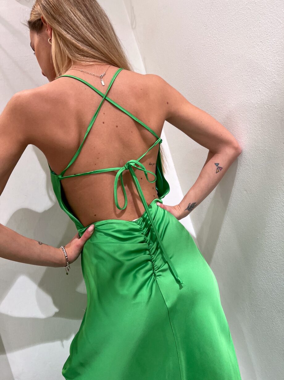 Shop Online Vestito lungo in raso verde schiena scoperta Vicolo