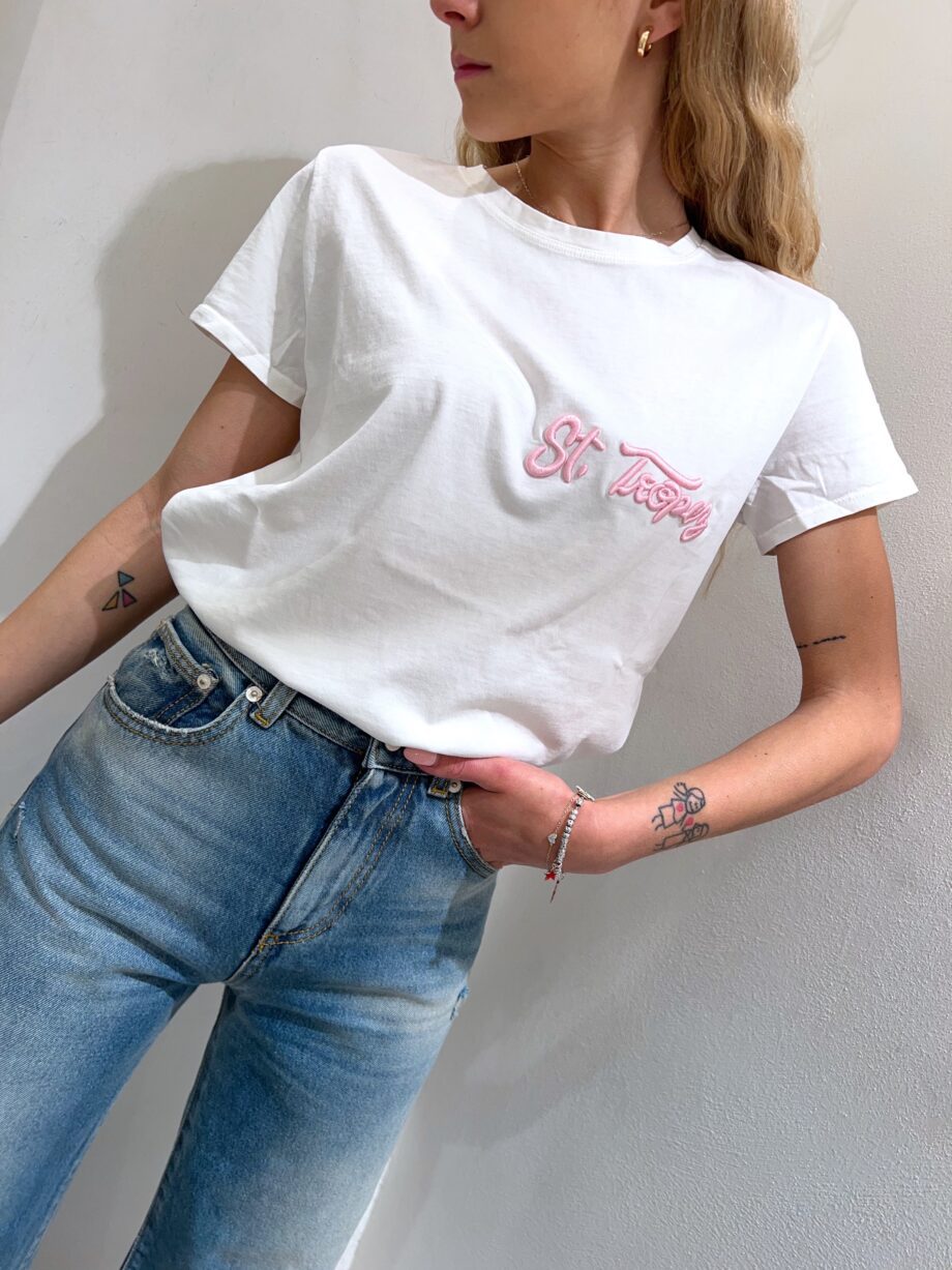 Shop Online T-shirt bianca scritta ricamo rosa Vicolo