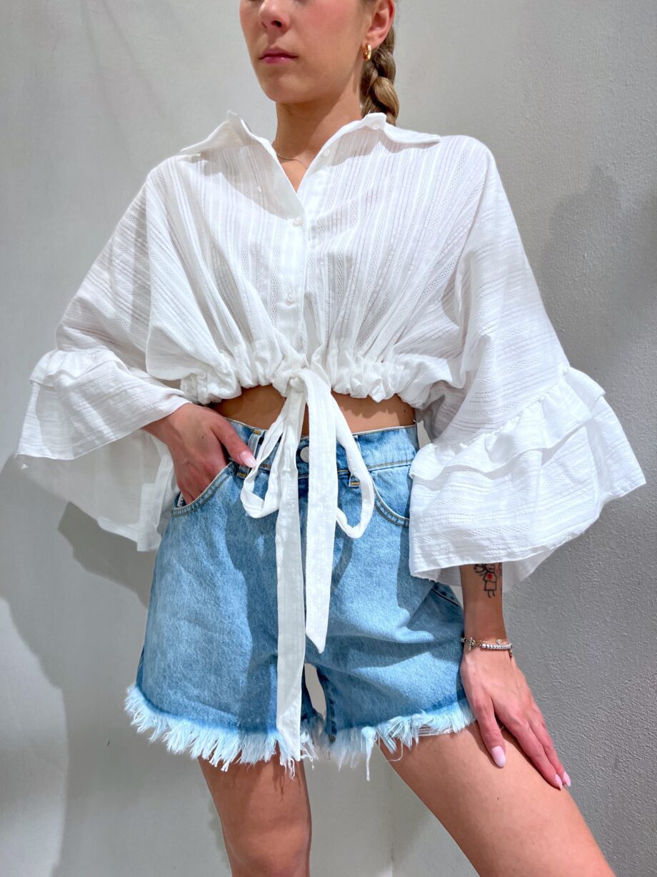 Shop Online Camicia crop bianca con gale Have One