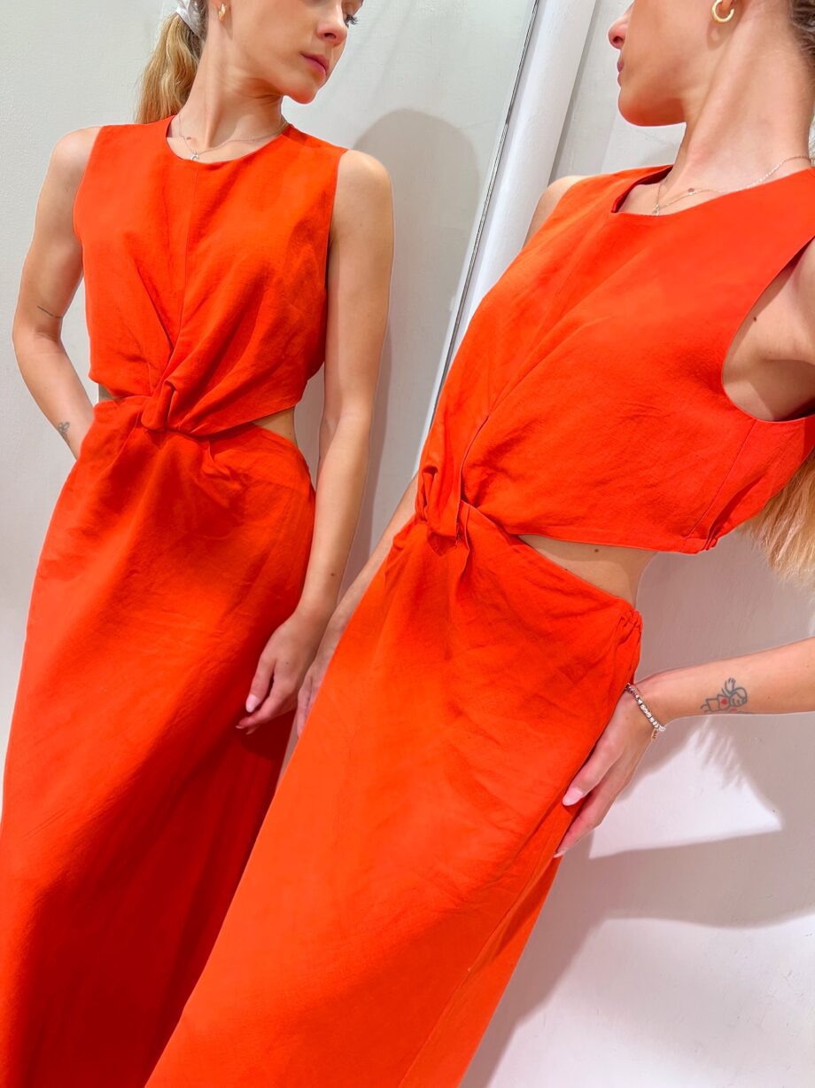 Shop Online Vestito lungo cut out arancio in lino Vicolo