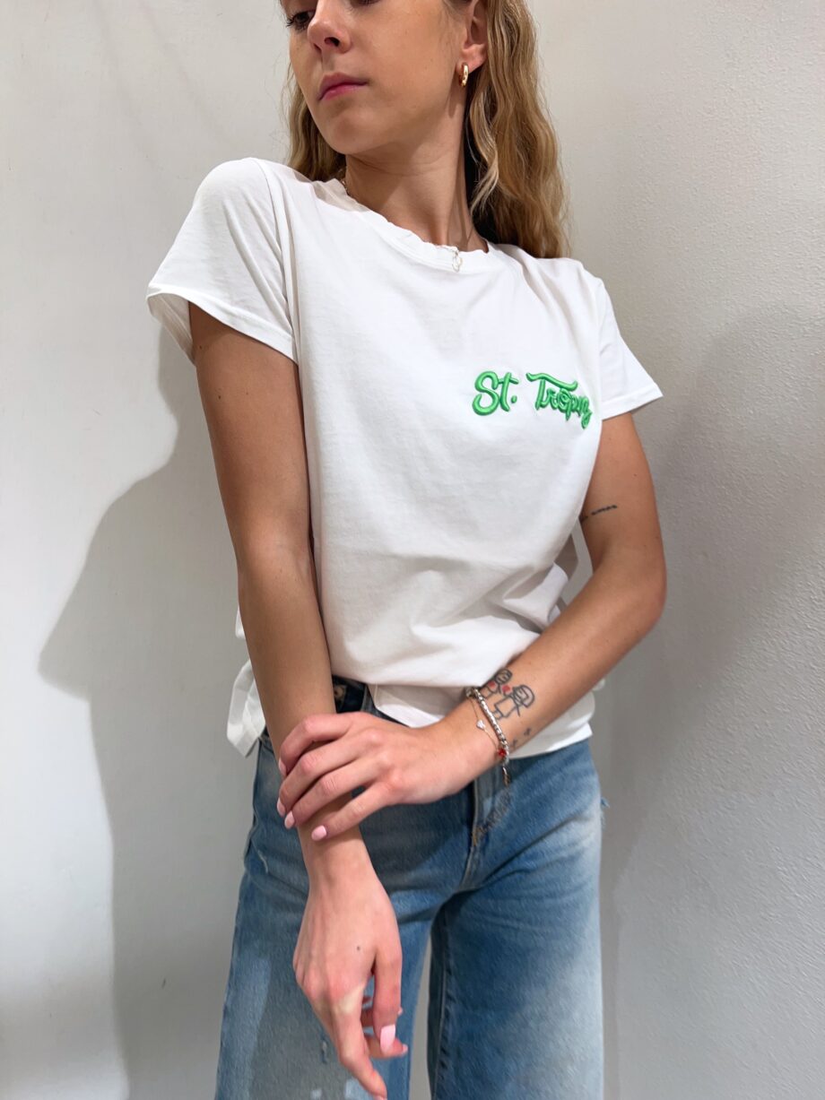 Shop Online T-shirt bianca scritta ricamo verde fluo Vicolo