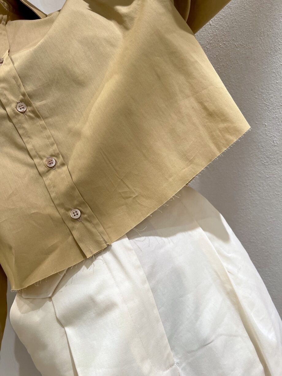 Shop Online Camicia crop over beige Vicolo