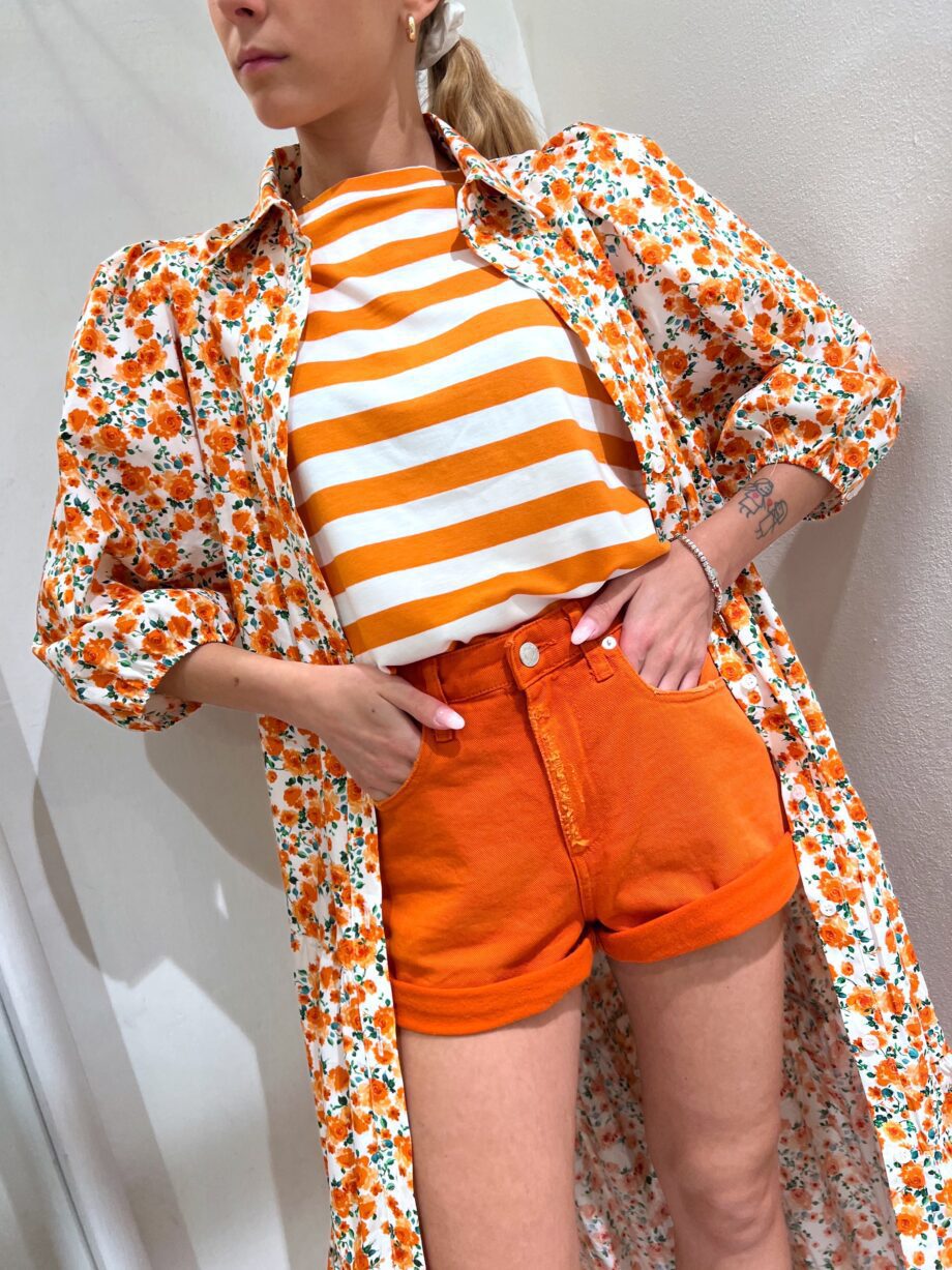 Shop Online Short in jeans arancio con rovescia Vicolo