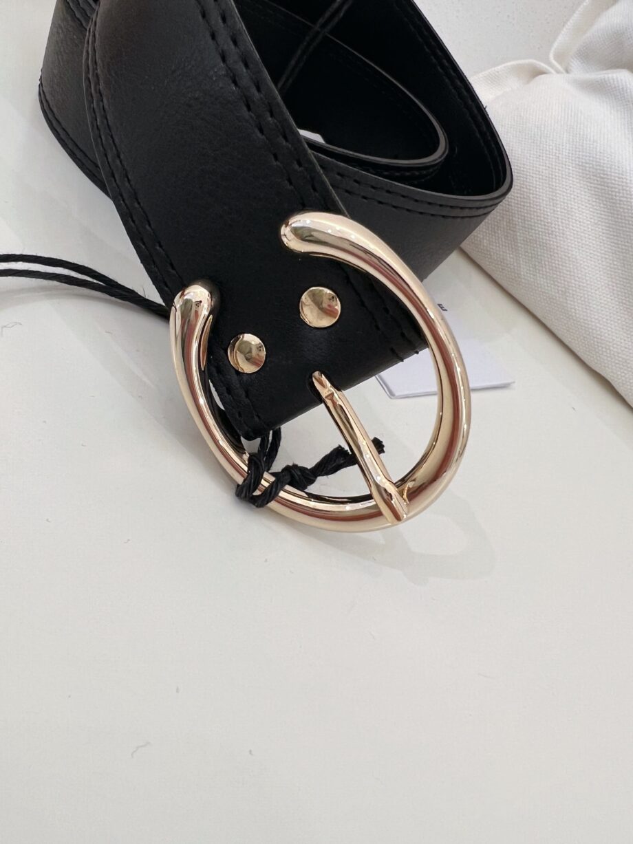 Shop Online Cintura nera con fibbia dorata rotonda Have One