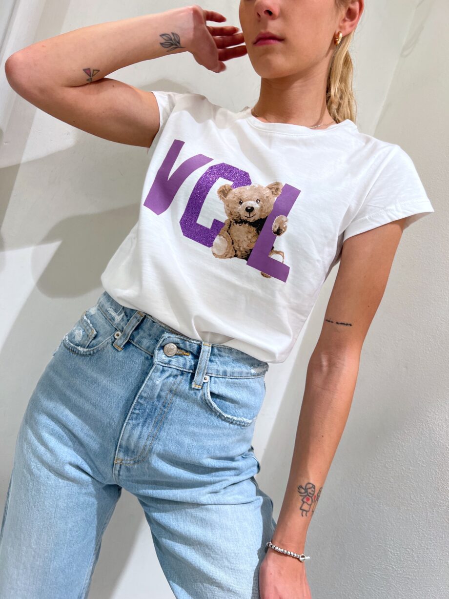 Shop Online T-shirt bianca con stampa VCL viola e orso Vicolo