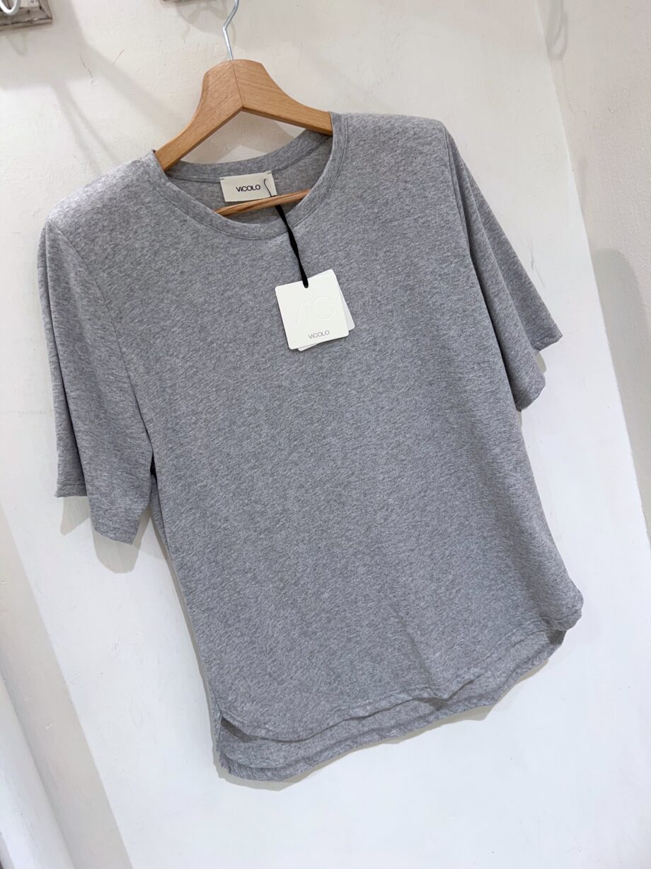 Shop Online T-shirt over con spalline grigia Vicolo