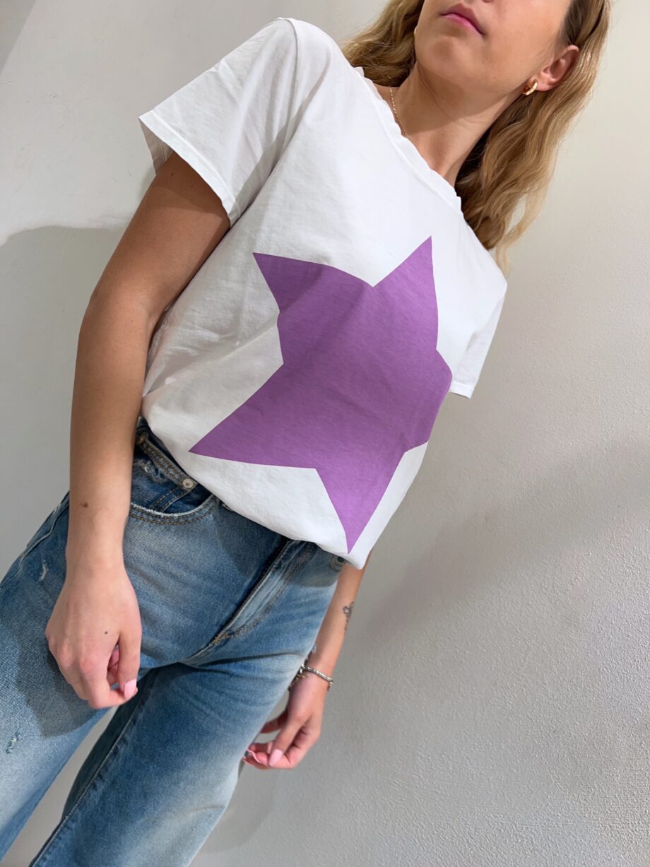 Shop Online T-shirt bianca con stella lilla Vicolo