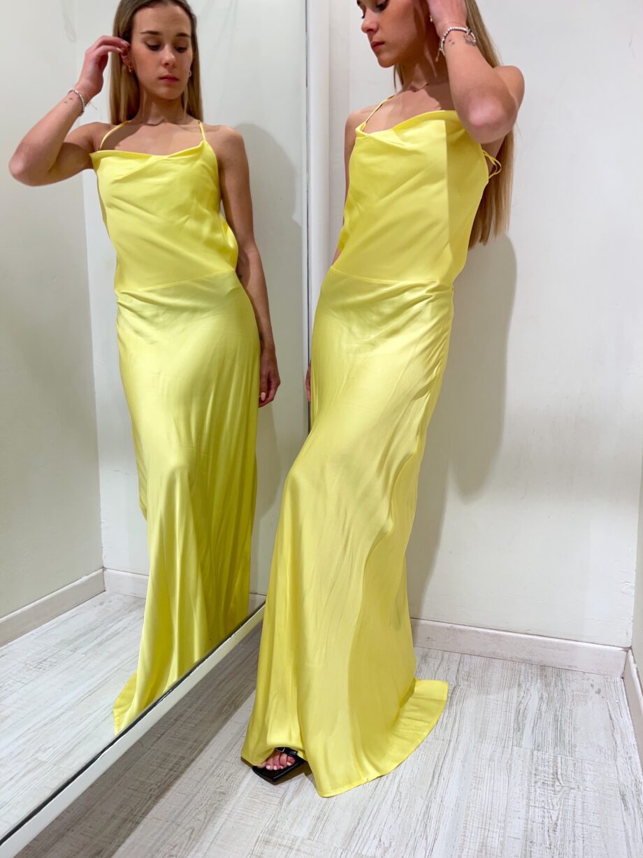 Shop Online Vestito lungo in raso giallo schiena scoperta Vicolo