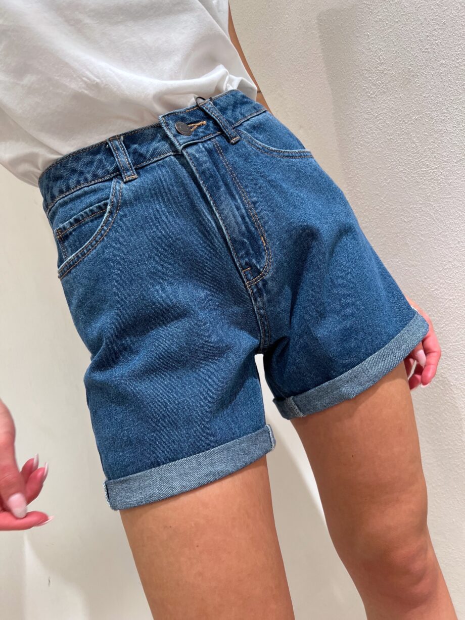 Shop Online Short in jeans scuro con rovescia Vero Moda