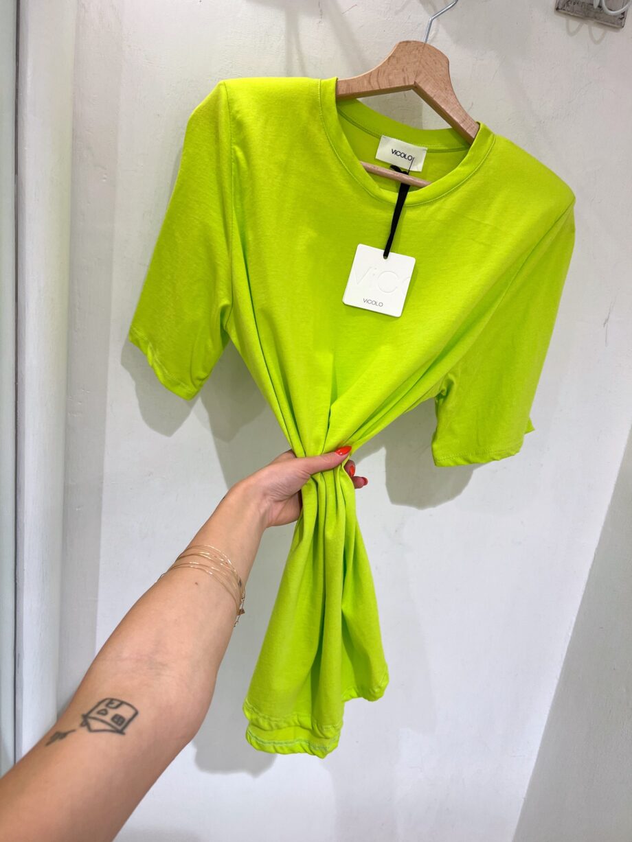 Shop Online T-shirt over con spalline lime Vicolo