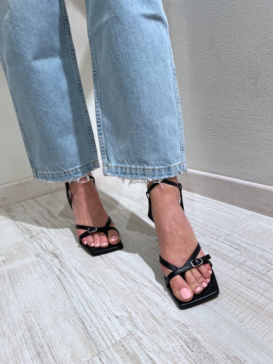 Shop Online Jeans Kate chiaro con rotture Vicolo