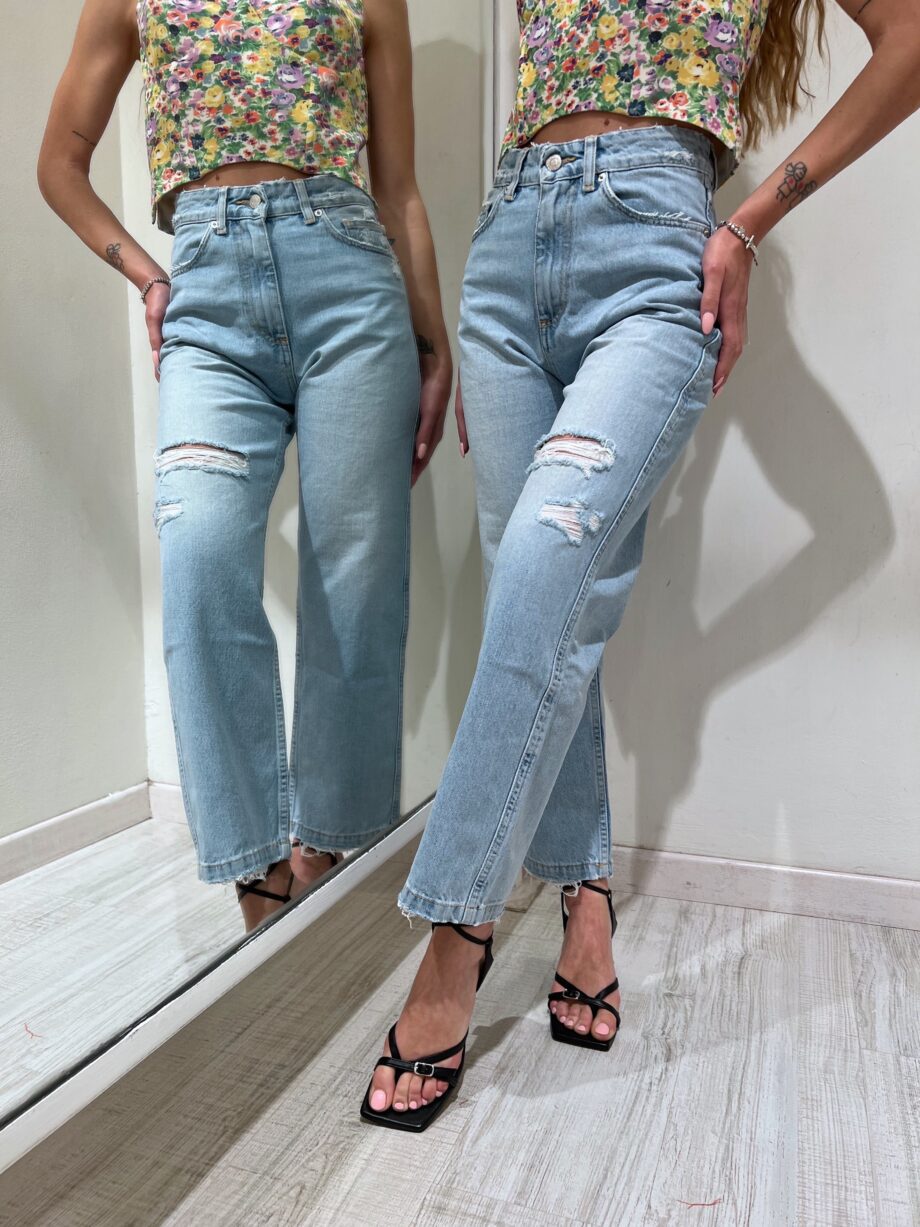 Shop Online Jeans Kate chiaro con rotture Vicolo