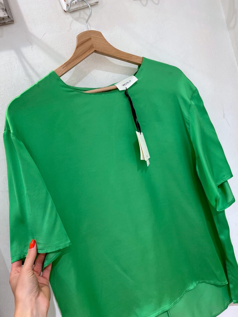 Shop Online Blusa in raso mezza manica verde Vicolo