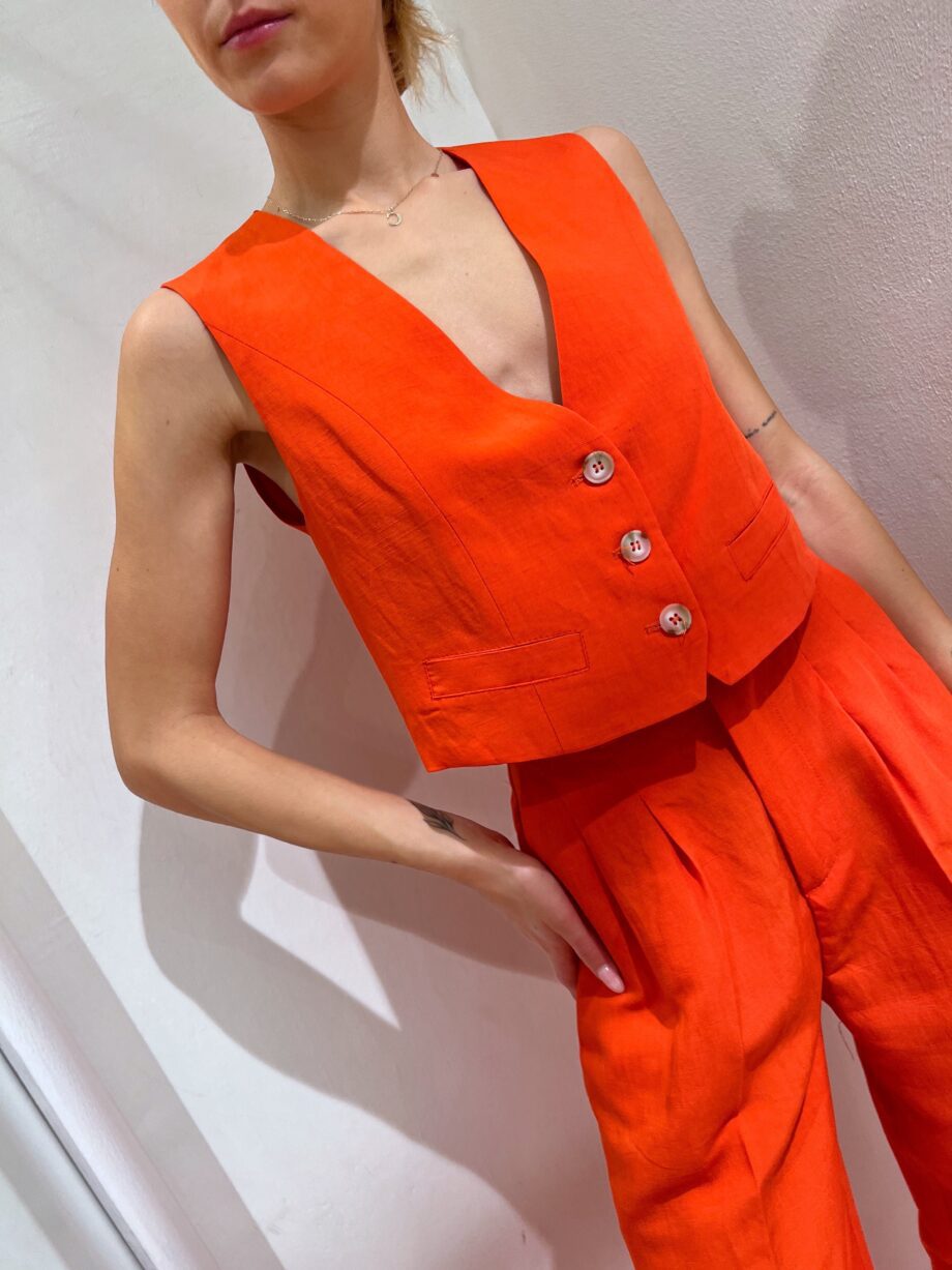 Shop Online Gilet arancio in lino Vicolo