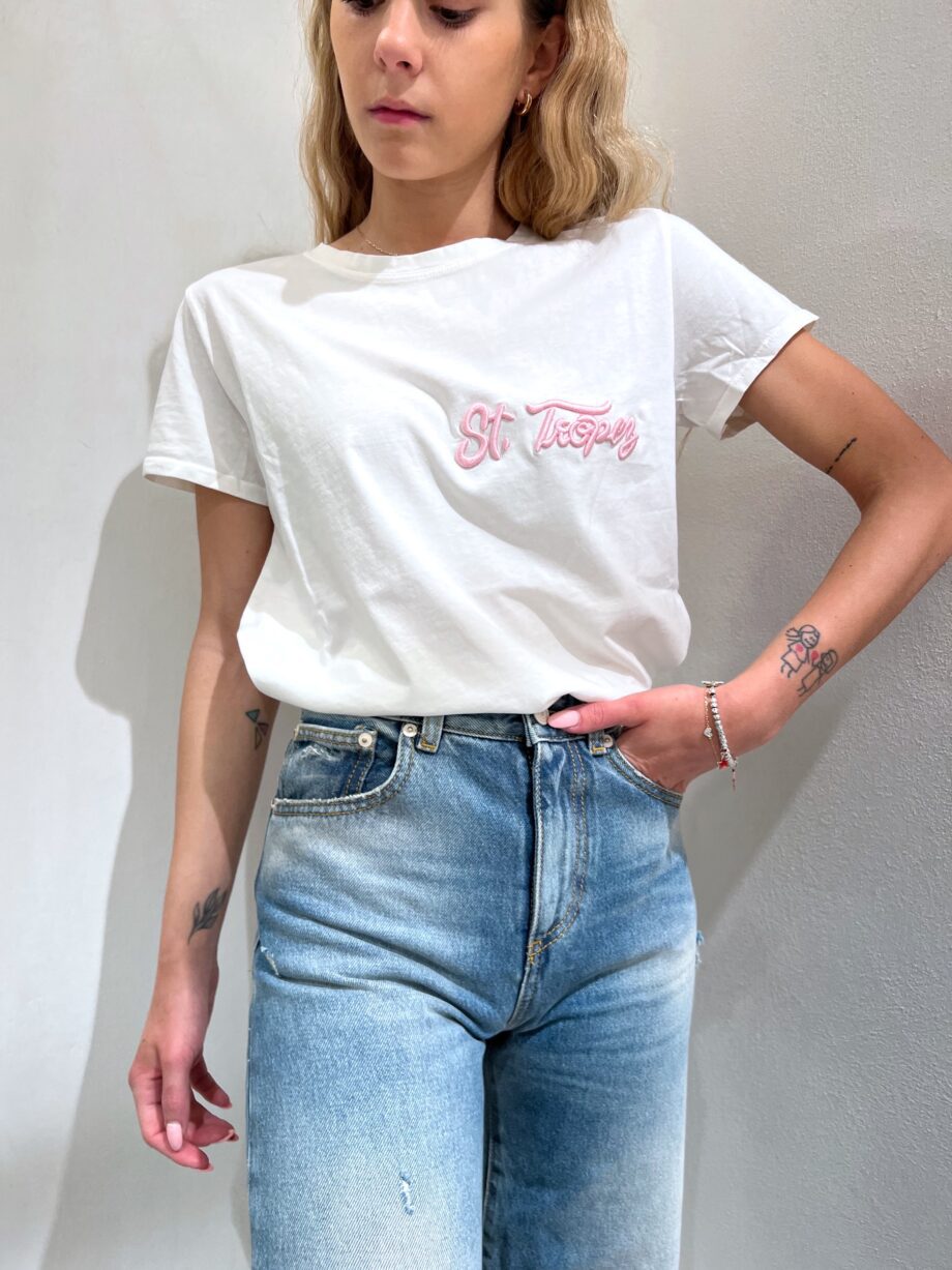 Shop Online T-shirt bianca scritta ricamo rosa Vicolo
