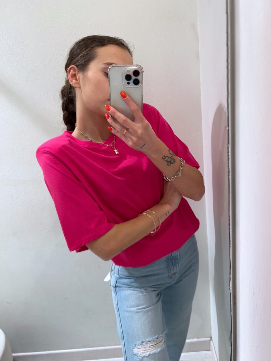 Shop Online T-shirt over con spalline fucsia Vicolo