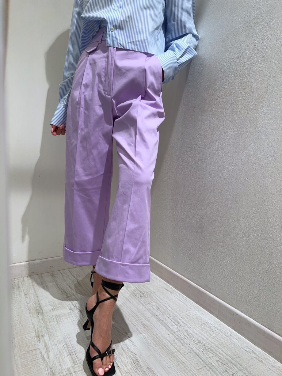 Shop Online Pantalone palazzo corto lilla in cotone Vicolo