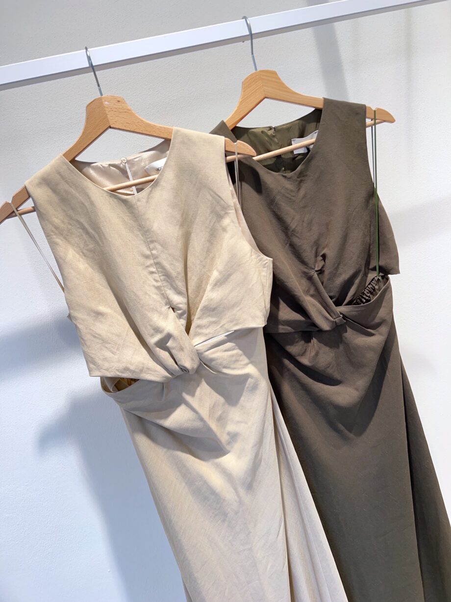 Shop Online Vestito lungo cut out beige in lino Vicolo