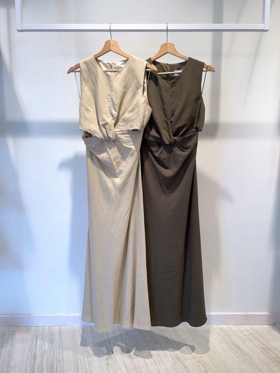 Shop Online Vestito lungo cut out beige in lino Vicolo