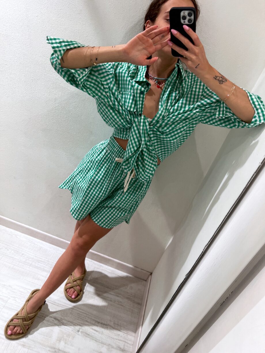 Shop Online Short in cotone ampio a quadretti verde Vicolo