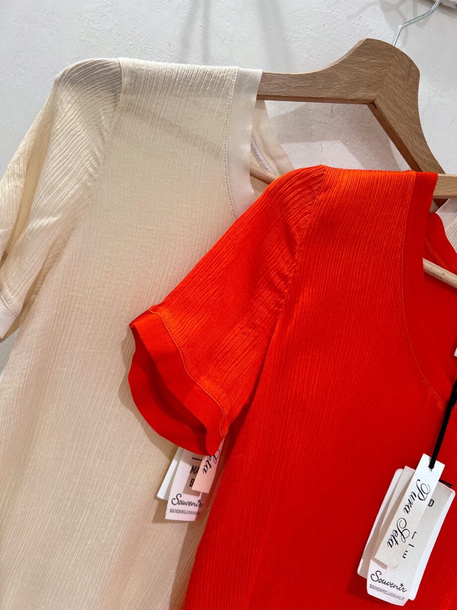 Shop Online T-shirt arancio plissé in seta Souvenir