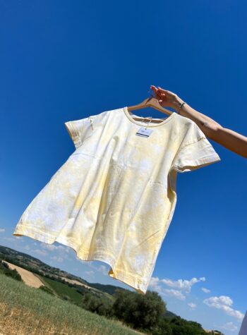 Shop Online T-shirt tie dye lunga gialla limone HERE I AM