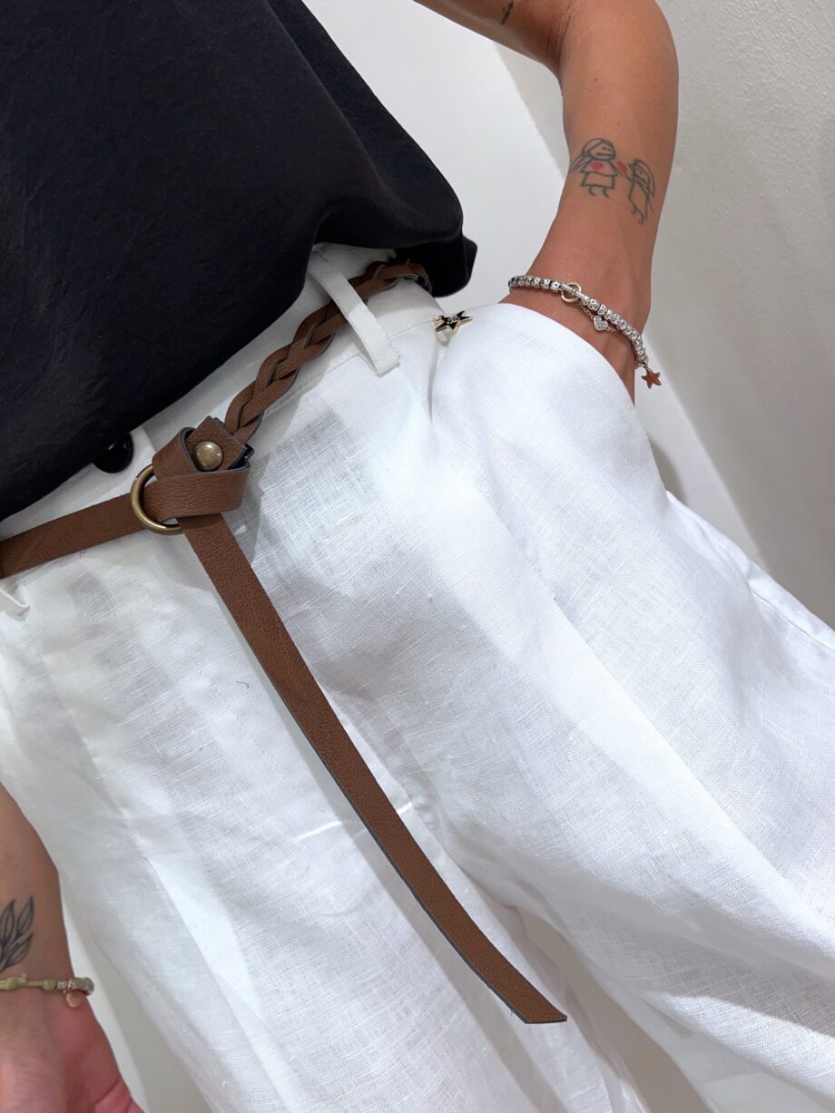 Shop Online Bermuda in lino bianco con cintura Souvenir