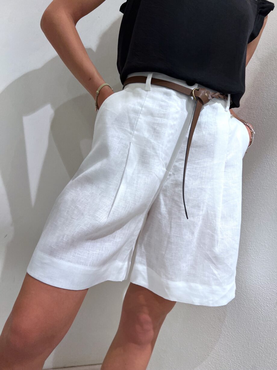 Shop Online Bermuda in lino bianco con cintura Souvenir