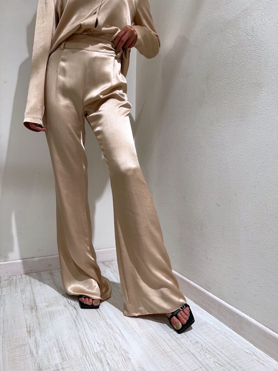 Shop Online Pantalone morbido in raso champagne Have One