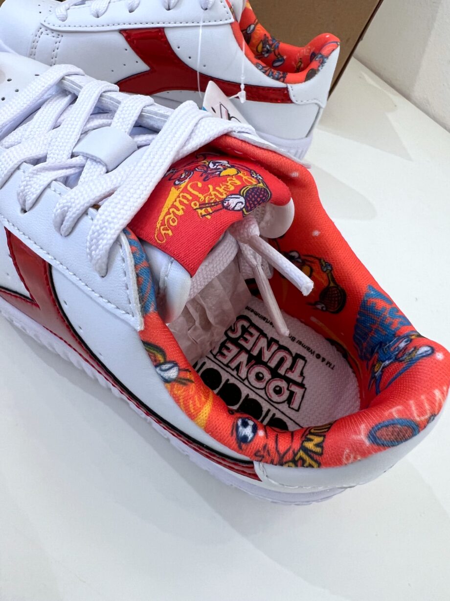 Shop Online Game steep Lola rosse Looney Tunes Diadora