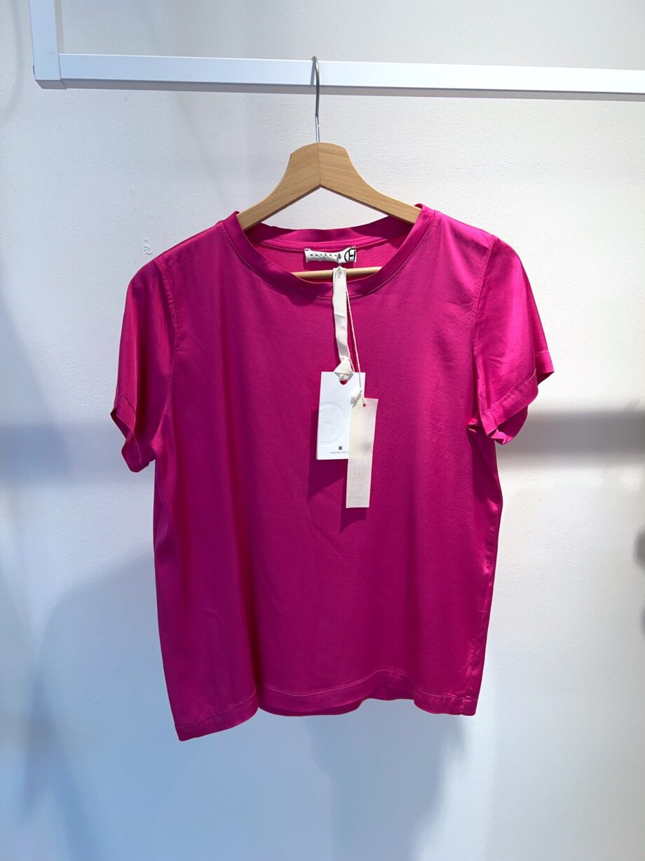 Shop Online T-shirt girocollo fucsia in viscosa Have One