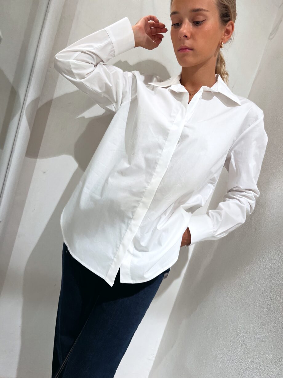 Shop Online Camicia bianca ampia in cotone Kontatto