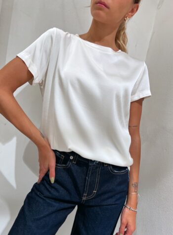 Shop Online T-shirt girocollo bianca in viscosa Have One