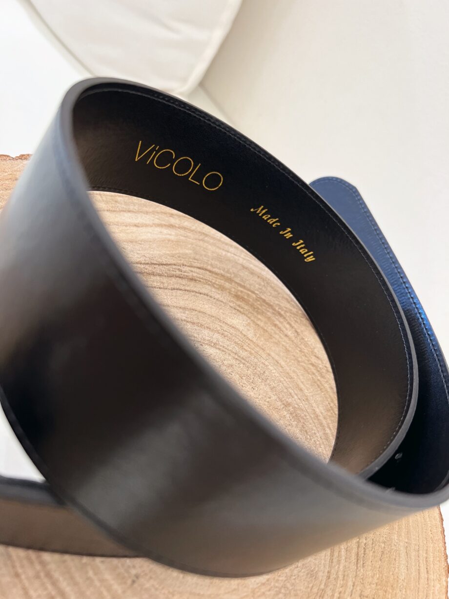 Shop Online Cintura nera modello fibbia V lavorata Vicolo
