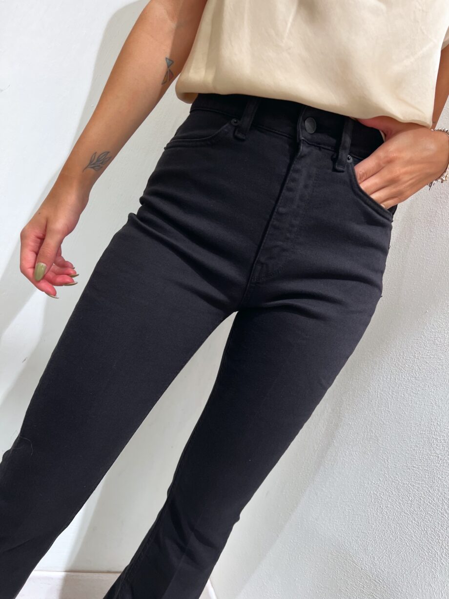 Shop Online Jeans Gisele flare a zampa nero Vicolo