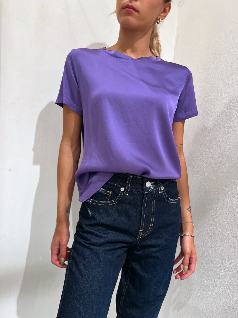 Shop Online T-shirt girocollo viola in viscosa Have One