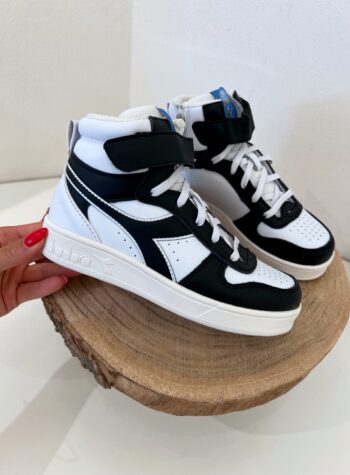 Shop Online Sneakers magic basket mid nera e bianche Looney Tunes Diadora