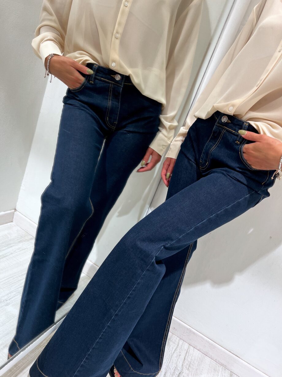 Shop Online Jeans scuro palazzo con cuciture Kontatto