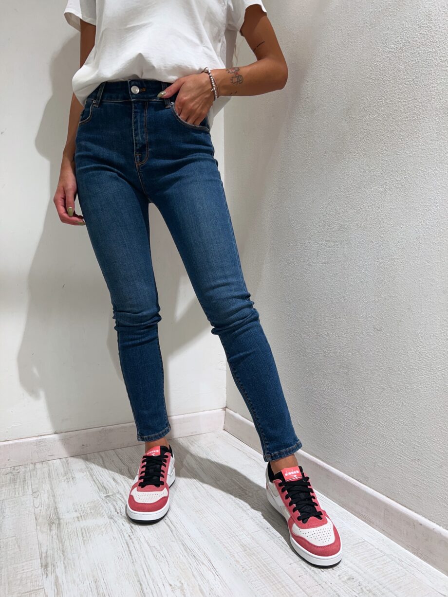 Shop Online Jeans scuro skinny Margot Vicolo